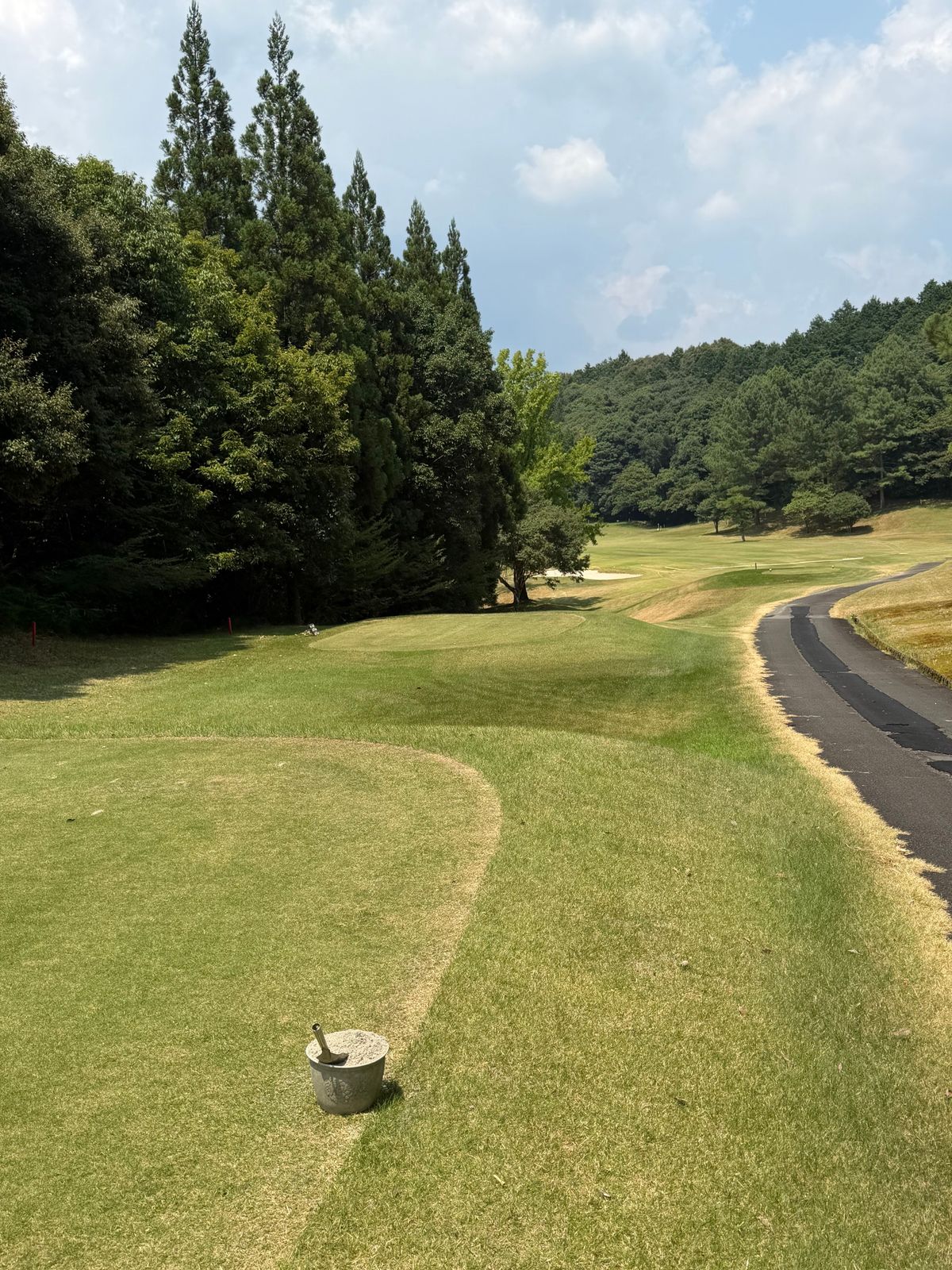 熊本クラウンゴルフ倶楽部 5番ホール（PAR5）のティーグラウンドからの景色